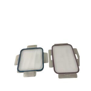 2 Snapware 8"x6" rectangle purple and 6x6" square